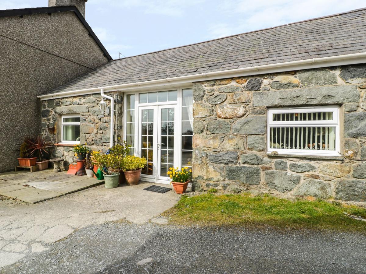 Bwthyn Ael Y Bryn Villa Dolbenmaen Exterior photo